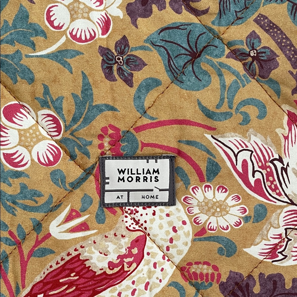 William Morris King Shams Set 2 Strawberry Thief Design Beige Quilted - Picture 2 of 11